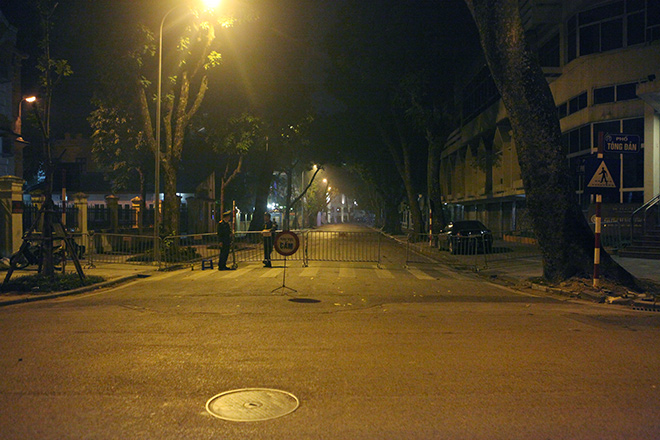 Trắng đêm bảo vệ Tổng thống Mỹ Donald Trump ở Hà Nội